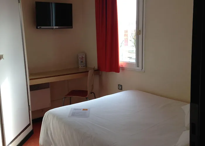 Premiere Classe La Rochelle Sud-aytre Hotel